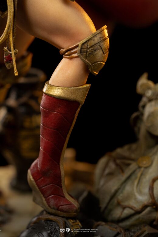 Descubre el apasionante mundo de Estatua BDS Art Scale Wonder Woman 30 cm.