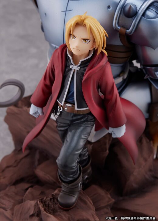 Descubre el apasionante mundo de Estatua Edward Elric and Alphonse Elric.