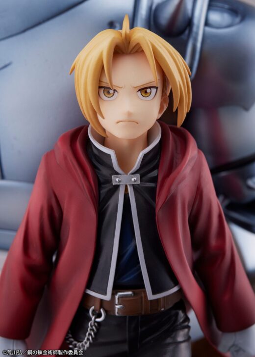 Descubre el apasionante mundo de Estatua Edward Elric and Alphonse Elric.