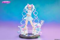 Descubre el apasionante mundo de Estatua KawaiiAngel chan 24 cm APEX.