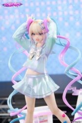 Descubre el apasionante mundo de Estatua KawaiiAngel chan 24 cm APEX.