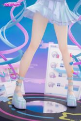 Descubre el apasionante mundo de Estatua KawaiiAngel chan 24 cm APEX.