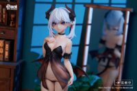 Descubre el apasionante mundo de Estatua Original Character Little Demon Lilith 28 cm.