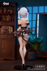 Descubre el apasionante mundo de Estatua Original Character Little Demon Lilith 28 cm.
