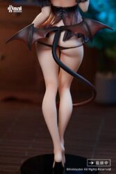 Descubre el apasionante mundo de Estatua Original Character Little Demon Lilith 28 cm.
