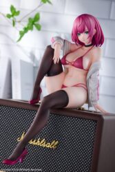 Descubre el apasionante mundo de Estatua Original Character Mary and Ellie.