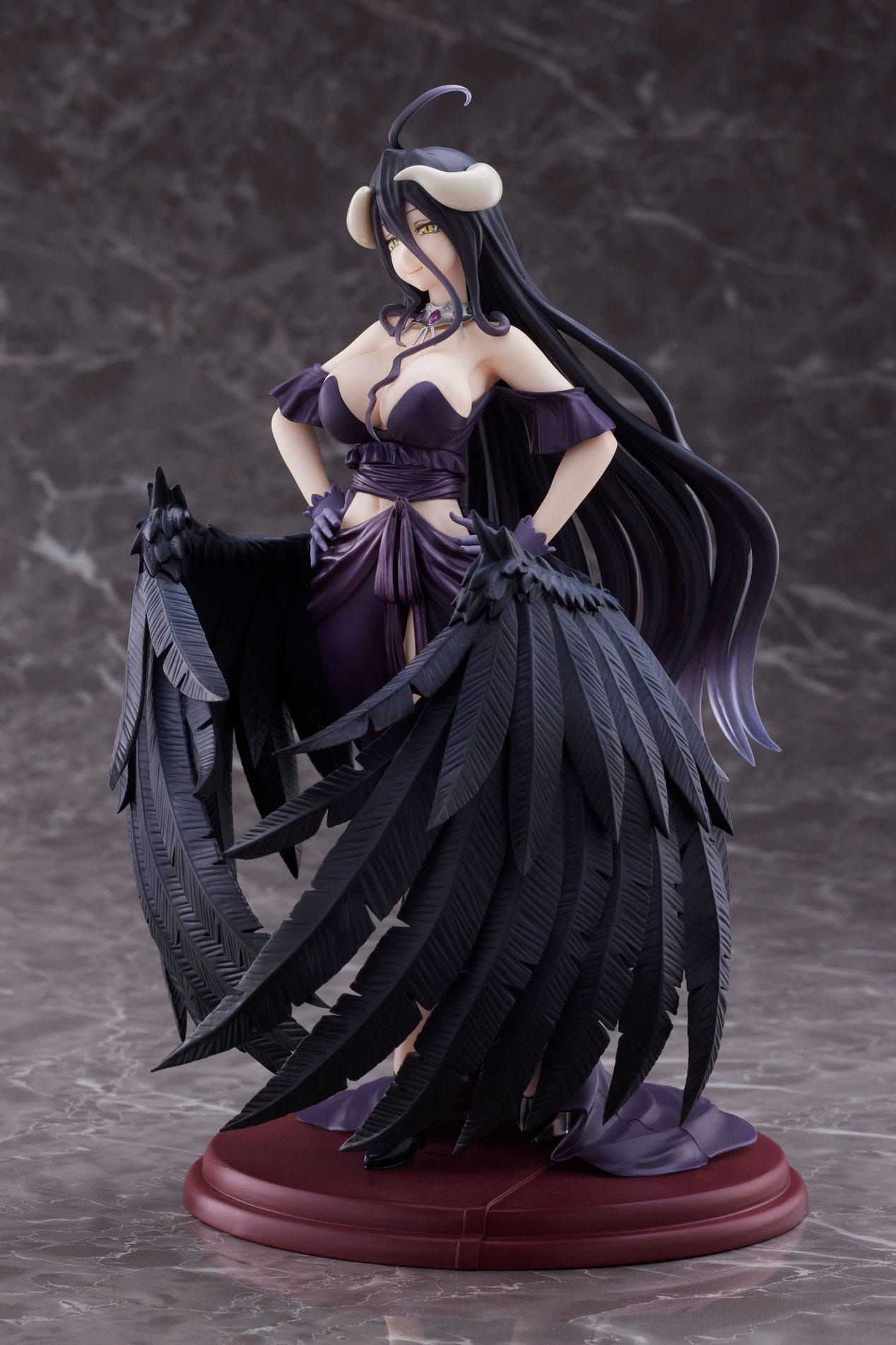 Descubre el apasionante mundo de Estatua Overlord Albedo Black Dress Version.