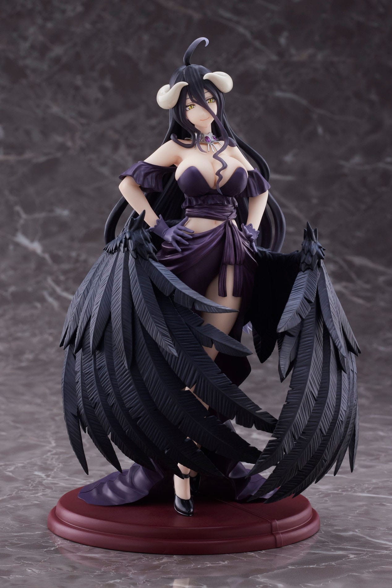 Descubre el apasionante mundo de Estatua Overlord Albedo Black Dress Version.