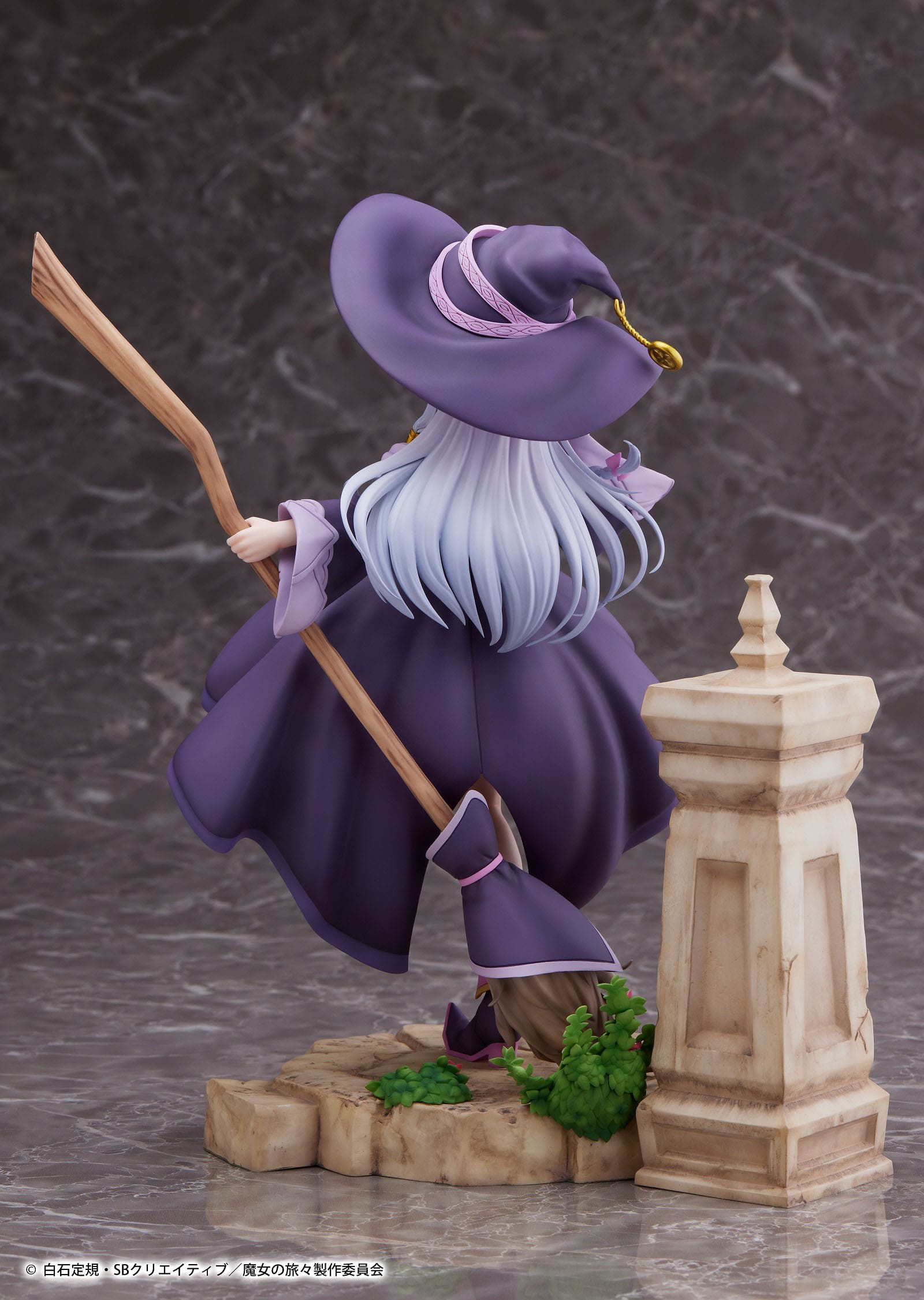 Descubre el apasionante mundo de Estatua Wandering Witch Elaina 25 cm.