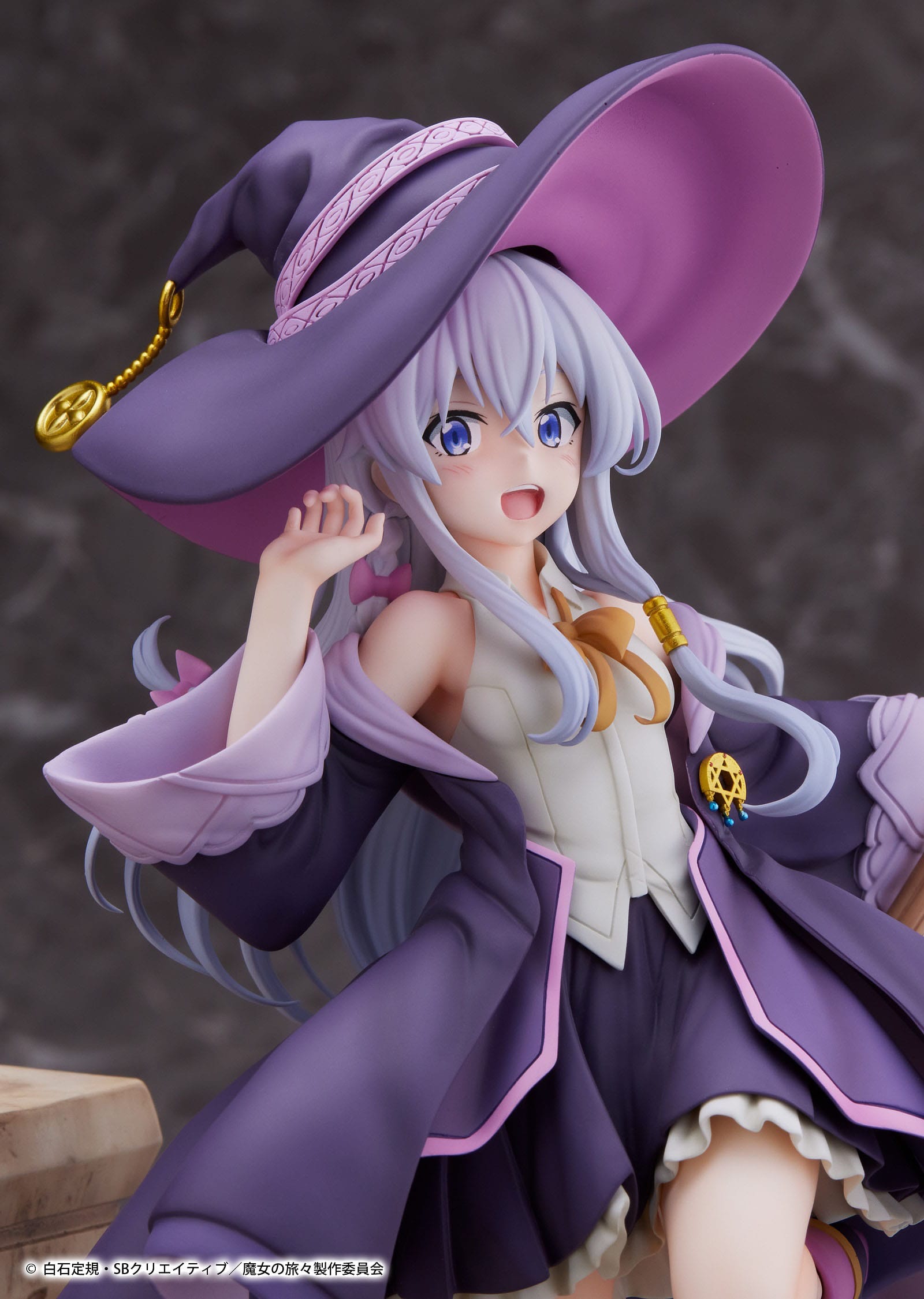 Descubre el apasionante mundo de Estatua Wandering Witch Elaina 25 cm.