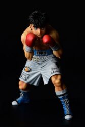 Descubre el apasionante mundo de Estatua Ippo Makunouchi fighting pose.