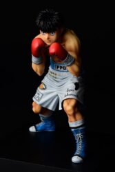 Descubre el apasionante mundo de Estatua Ippo Makunouchi fighting pose.