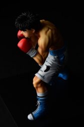 Descubre el apasionante mundo de Estatua Ippo Makunouchi fighting pose.