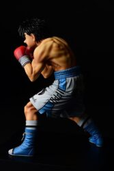 Descubre el apasionante mundo de Estatua Ippo Makunouchi fighting pose.
