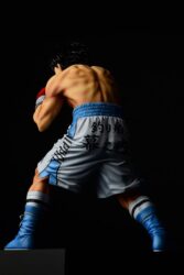 Descubre el apasionante mundo de Estatua Ippo Makunouchi fighting pose.