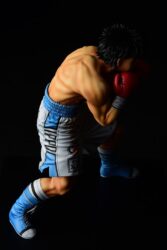 Descubre el apasionante mundo de Estatua Ippo Makunouchi fighting pose.