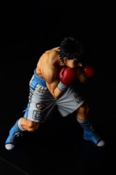 Descubre el apasionante mundo de Estatua Ippo Makunouchi fighting pose.
