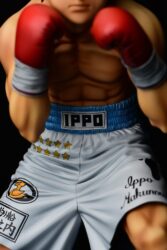 Descubre el apasionante mundo de Estatua Ippo Makunouchi fighting pose.