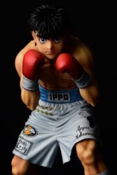 Descubre el apasionante mundo de Estatua Ippo Makunouchi fighting pose.