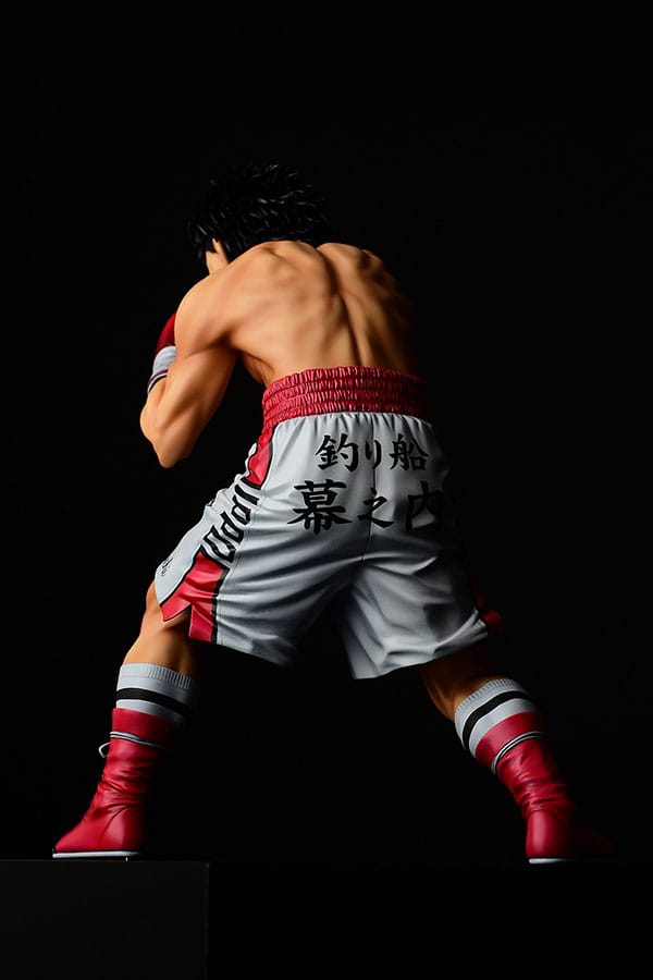 Descubre el apasionante mundo de Estatua Ippo Makunouchi fighting pose damage.