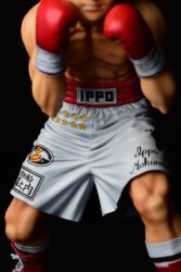 Descubre el apasionante mundo de Estatua Ippo Makunouchi fighting pose damage.