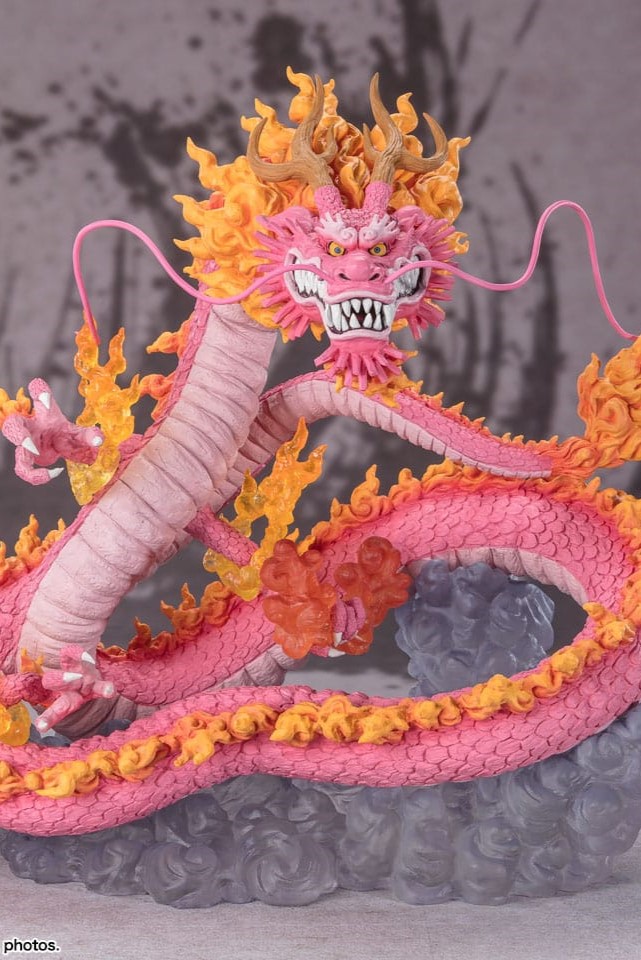 Descubre el apasionante mundo de Estatua Kouzuki Momonosuke Twin Dragons.