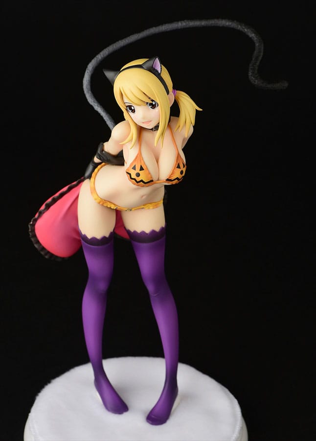 Descubre el apasionante mundo de Estatua Lucy Heartfilia Halloween CAT Gravure.