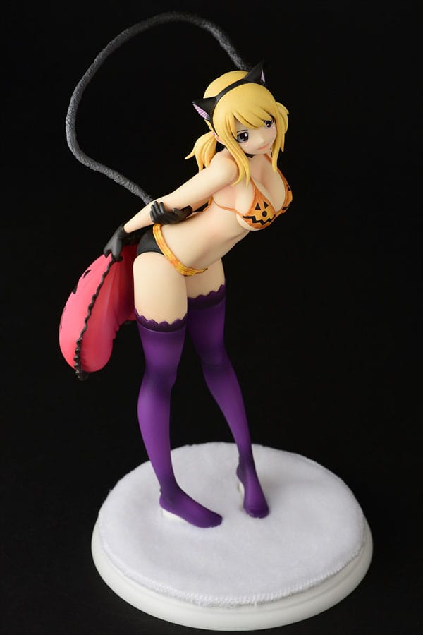 Descubre el apasionante mundo de Estatua Lucy Heartfilia Halloween CAT Gravure.
