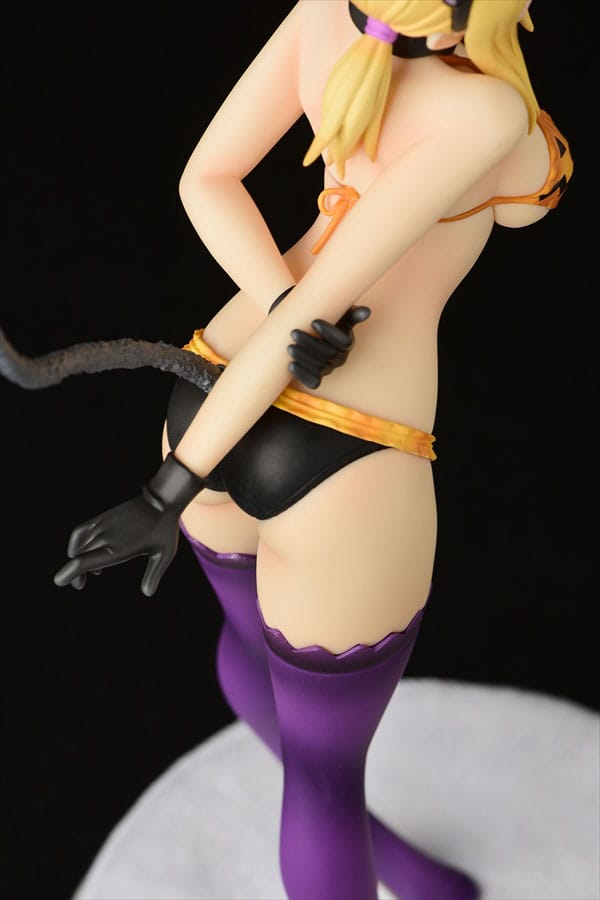 Descubre el apasionante mundo de Estatua Lucy Heartfilia Halloween CAT Gravure.