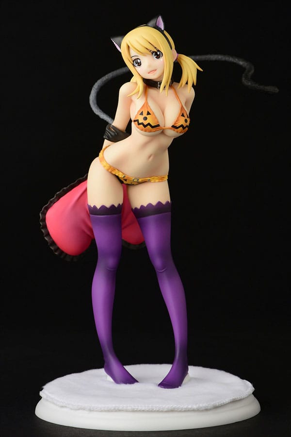 Descubre el apasionante mundo de Estatua Lucy Heartfilia Halloween CAT Gravure.