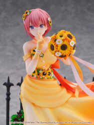 Descubre el apasionante mundo de Estatua SHIBUYA SCRAMBLE Ichika Floral Dress.