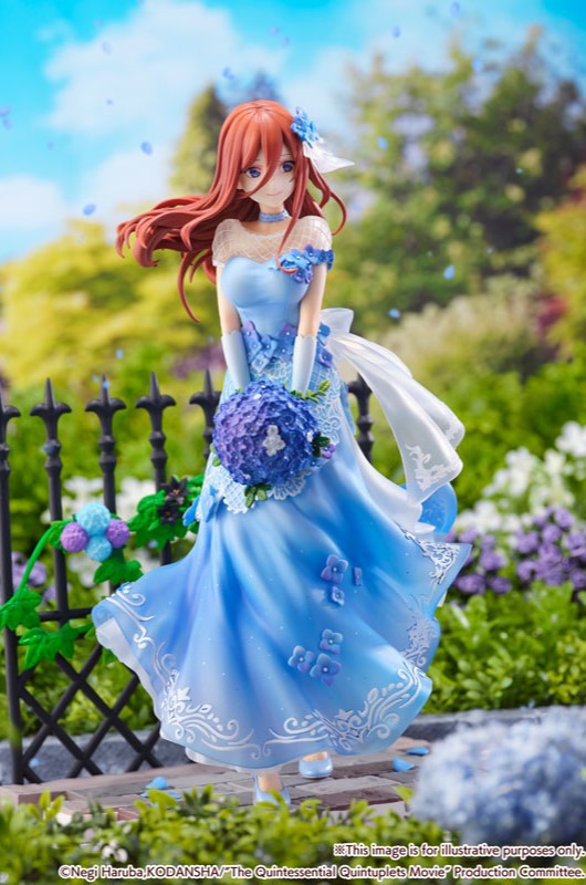 Descubre el apasionante mundo de Estatua SHIBUYA SCRAMBLE Miku Floral Dress.