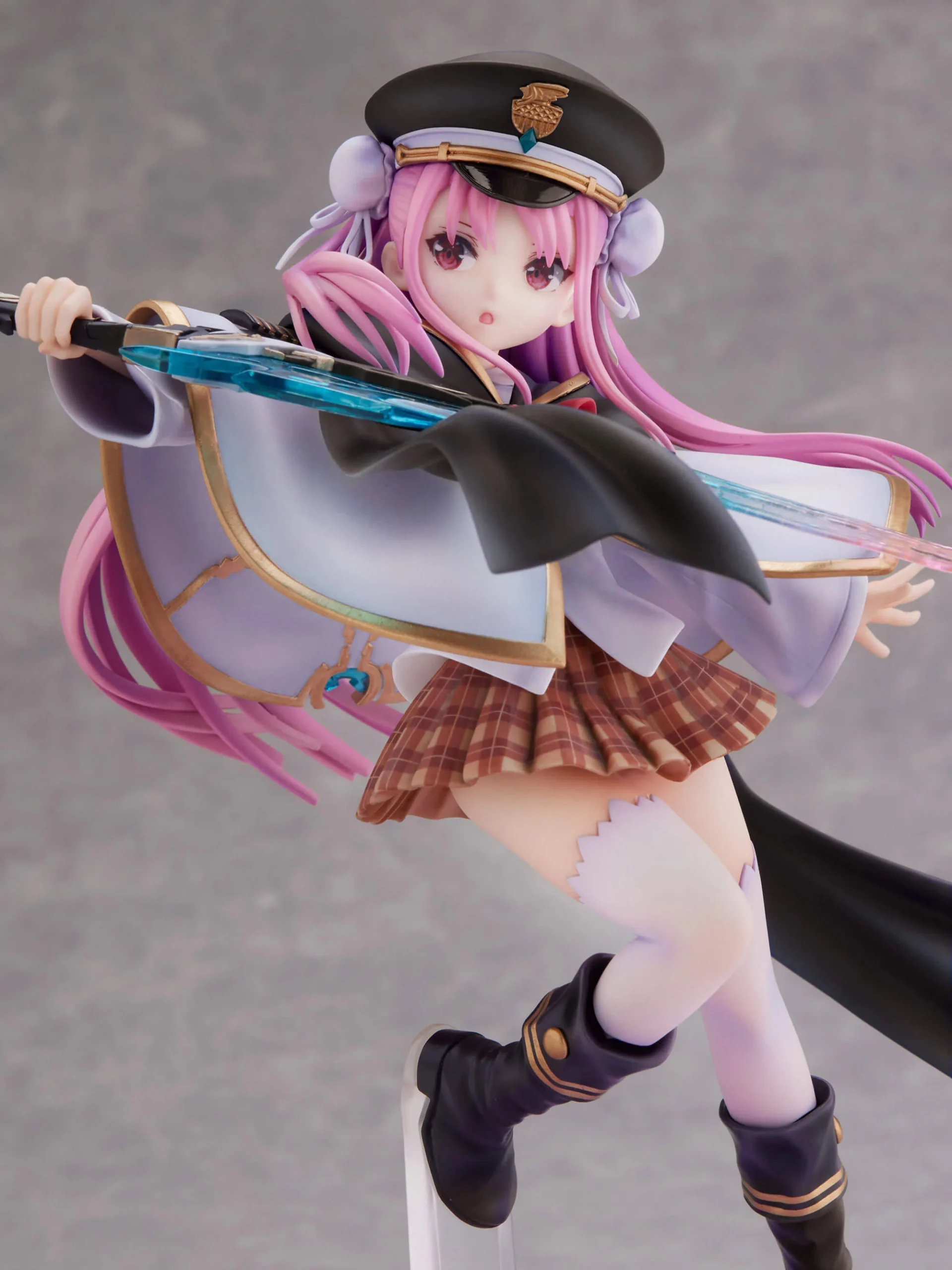 Descubre el apasionante mundo de Estatua Heaven Burns Red Tama Kunimi.