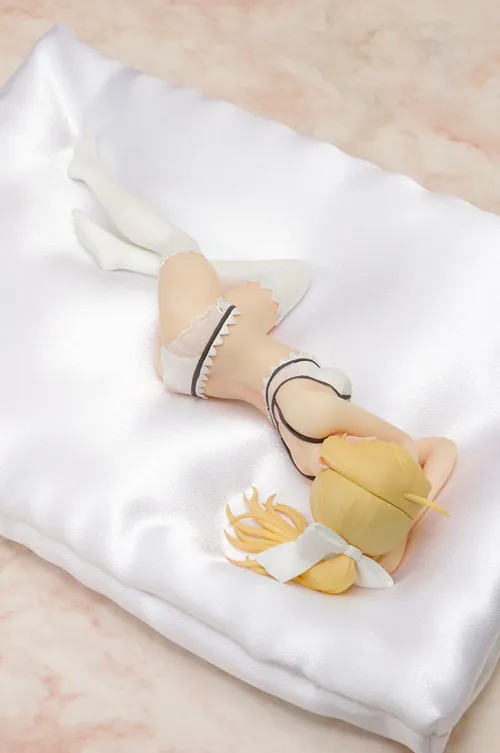 Descubre el apasionante mundo de Figura Fate Stay Night Saber Lily Lingerie Style.