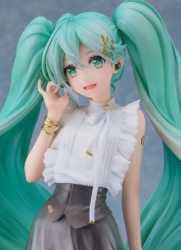 Descubre el apasionante mundo de Estatua Hatsune Miku NT Style Casual Wear.