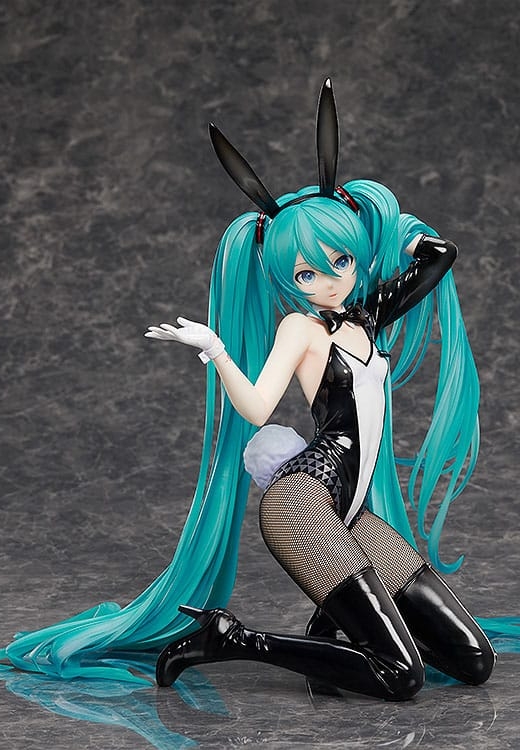Descubre el apasionante mundo de Estatua Vocaloid Art by SanMuYYB Hatsune Miku Bunny.