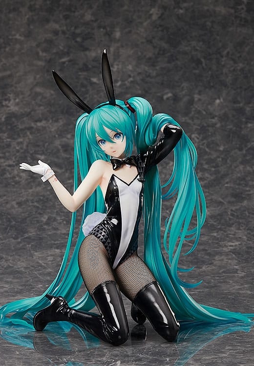 Descubre el apasionante mundo de Estatua Vocaloid Art by SanMuYYB Hatsune Miku Bunny.