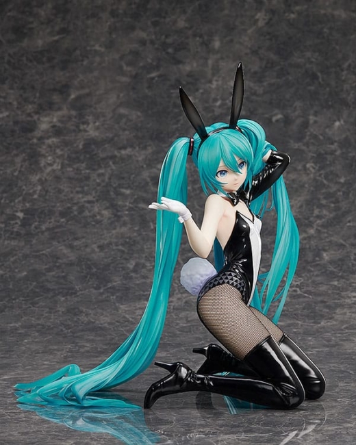 Descubre el apasionante mundo de Estatua Vocaloid Art by SanMuYYB Hatsune Miku Bunny.