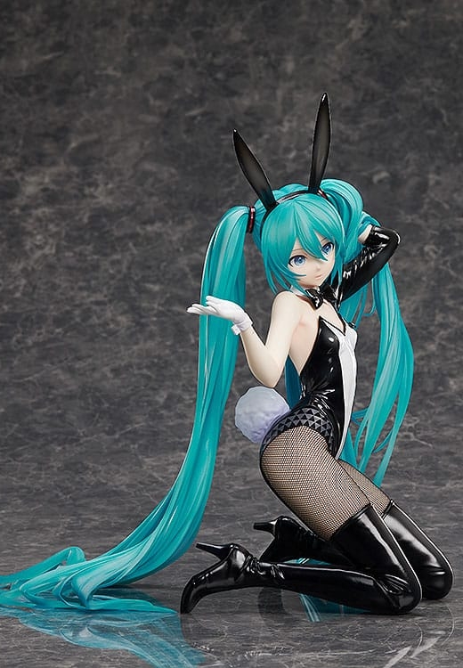 Descubre el apasionante mundo de Estatua Vocaloid Art by SanMuYYB Hatsune Miku Bunny.