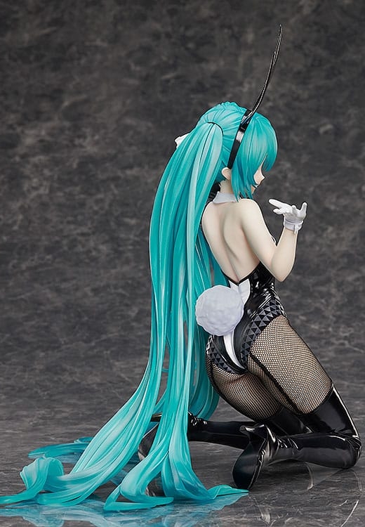Descubre el apasionante mundo de Estatua Vocaloid Art by SanMuYYB Hatsune Miku Bunny.