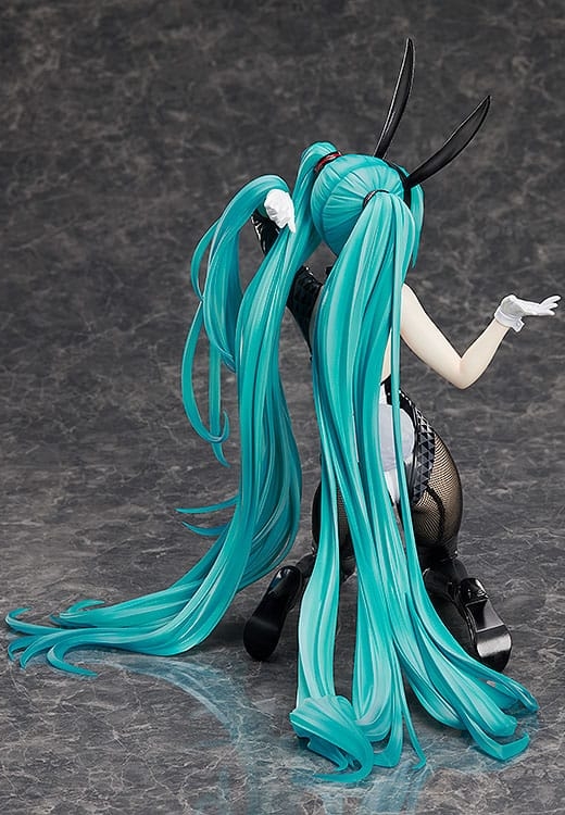 Descubre el apasionante mundo de Estatua Vocaloid Art by SanMuYYB Hatsune Miku Bunny.