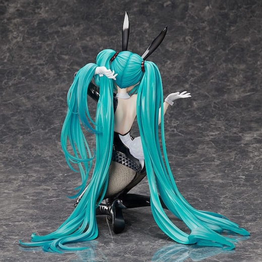 Descubre el apasionante mundo de Estatua Vocaloid Art by SanMuYYB Hatsune Miku Bunny.