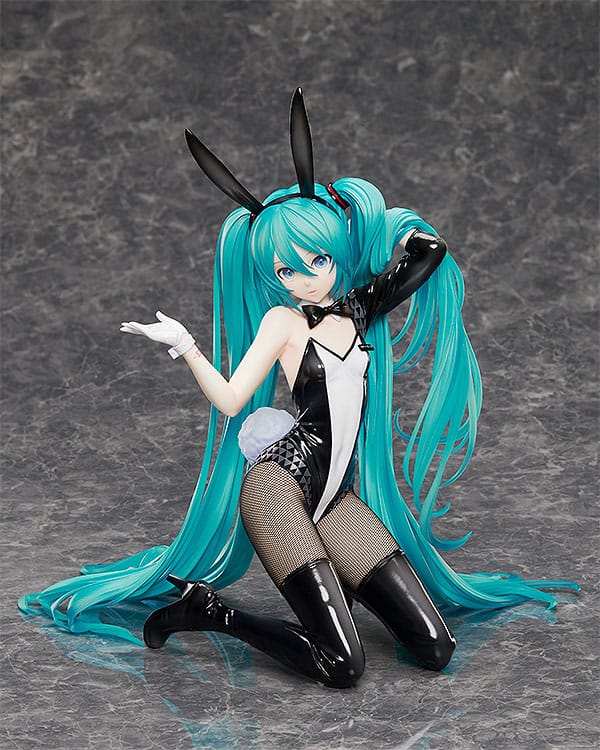 Descubre el apasionante mundo de Estatua Vocaloid Art by SanMuYYB Hatsune Miku Bunny.