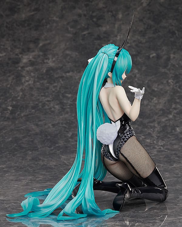 Descubre el apasionante mundo de Estatua Vocaloid Art by SanMuYYB Hatsune Miku Bunny.