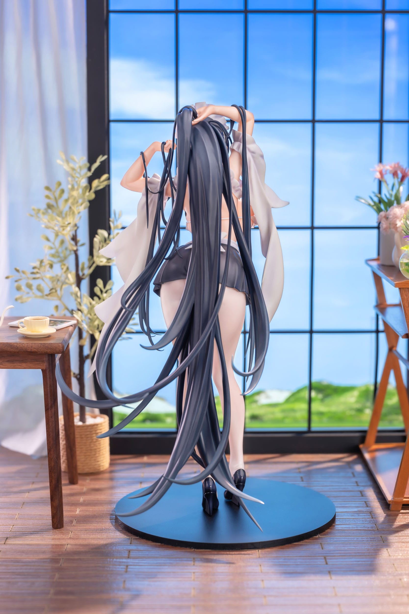 Descubre el apasionante mundo de Estatua Azur Lane Indomitable Ms. Motivationless Maid.