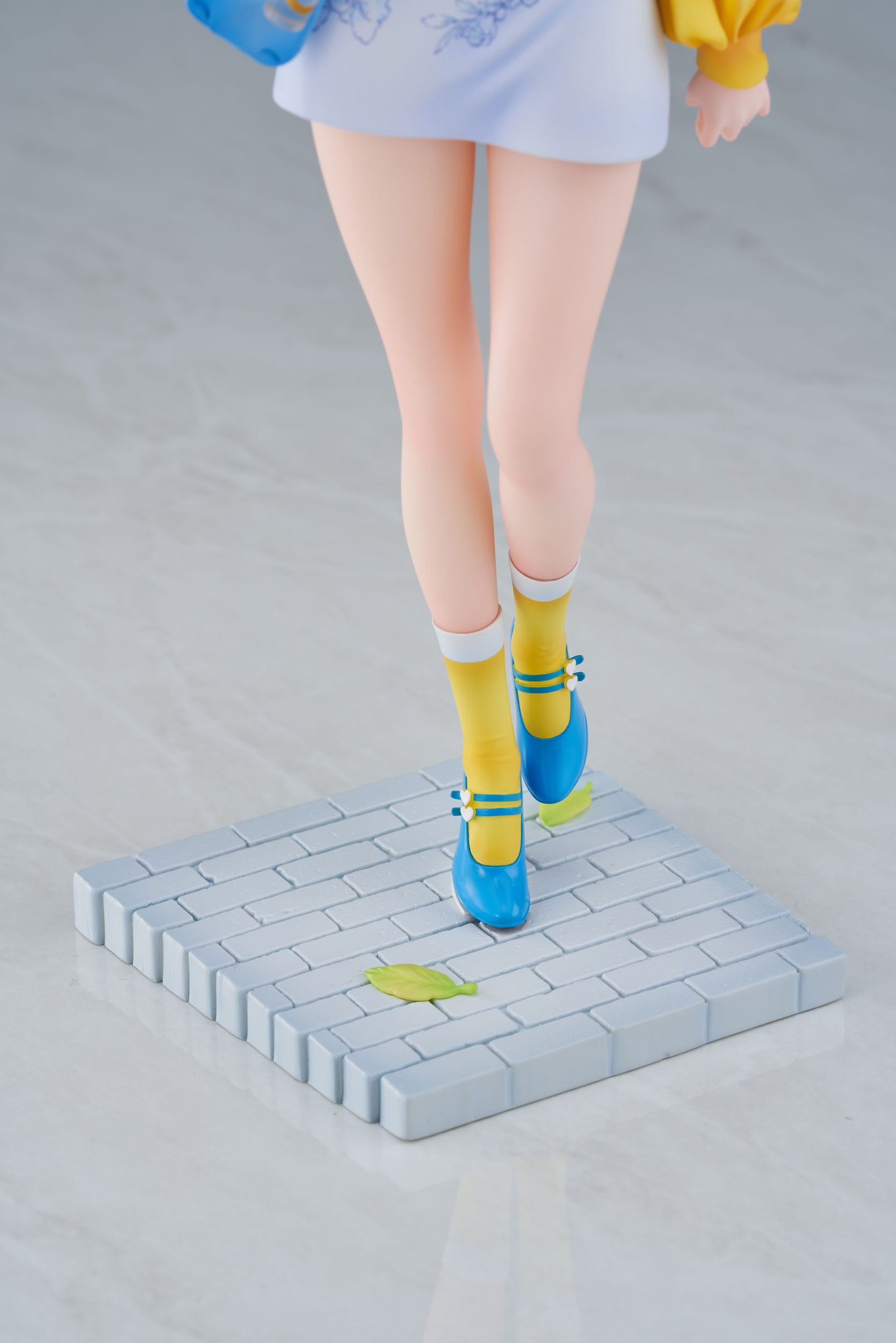 Descubre el apasionante mundo de Estatua Original Illustration Platonica.