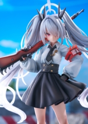 Descubre el apasionante mundo de Estatua Blue Archive Shiromi Iori 24 cm.