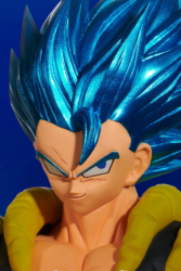 Descubre el apasionante mundo de Figura Gogeta Special XVIII Blood of Saiyans.