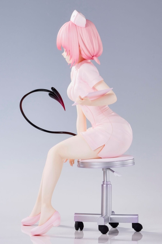 Descubre el apasionante mundo de Estatua Momo Belia Deviluke Nurse Costume.