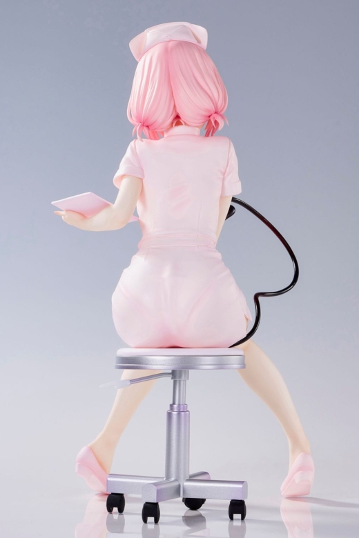 Descubre el apasionante mundo de Estatua Momo Belia Deviluke Nurse Costume.